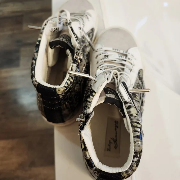 Vintage Havana Juniper Star Studded Sz 7.5 High Top Sneakers Zip - Picture 3 of 5